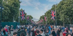 UK could adopt EU single market rules under new legislation - BBC